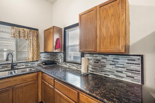 122 W Acacia, Stockton, CA 95202