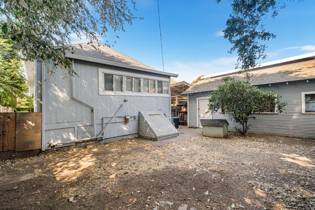 122 W Acacia, Stockton, CA 95202