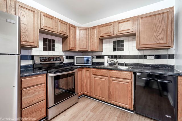 6301 N Sheridan Road 6C, Chicago, IL 60660