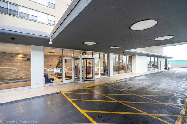 6301 N Sheridan Road 6C, Chicago, IL 60660