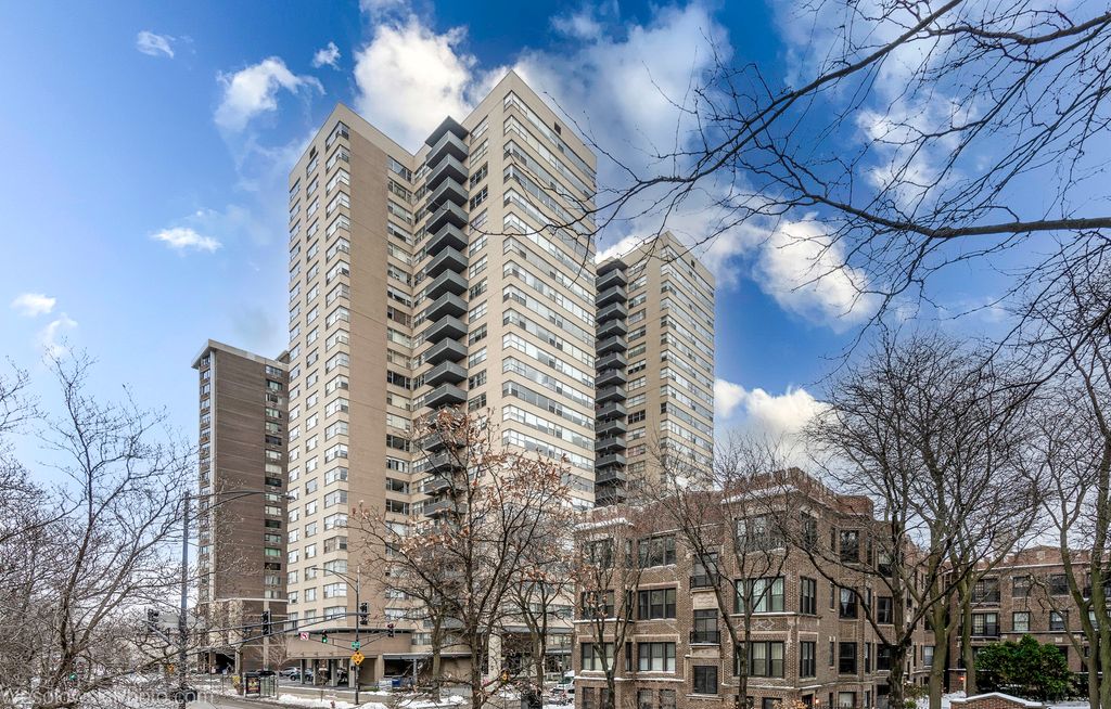 6301 N Sheridan Road 6C, Chicago, IL 60660