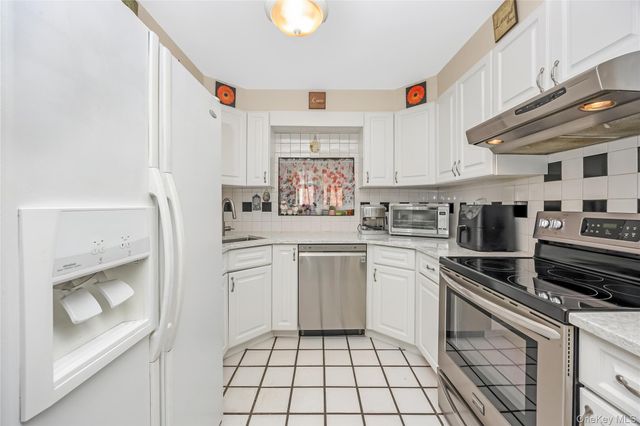 126-09 5th Avenue, College Point, NY 11356