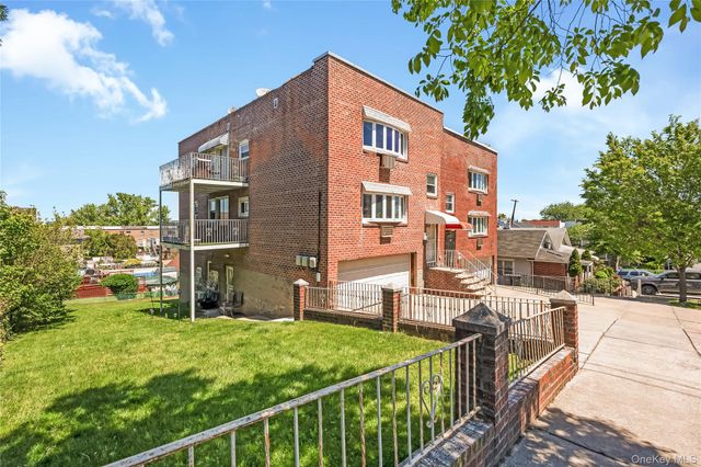 126-09 5th Avenue, College Point, NY 11356
