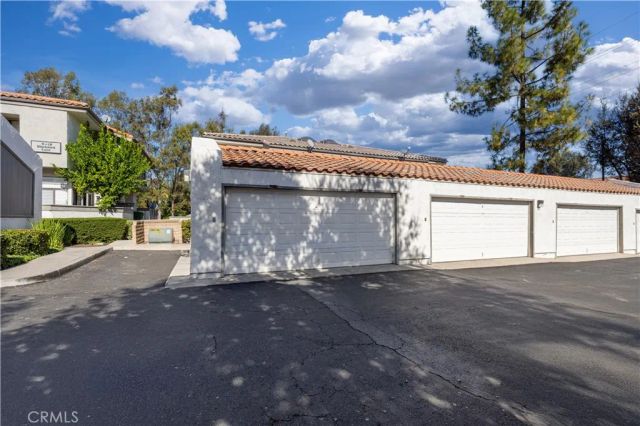 17 Blackbird, Pomona, CA 91766