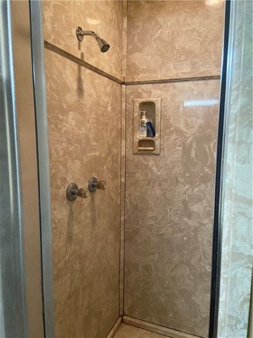 905 Franco Dr, Alice, TX 78332