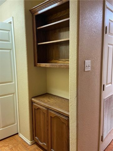 905 Franco Dr, Alice, TX 78332