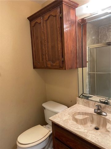 905 Franco Dr, Alice, TX 78332