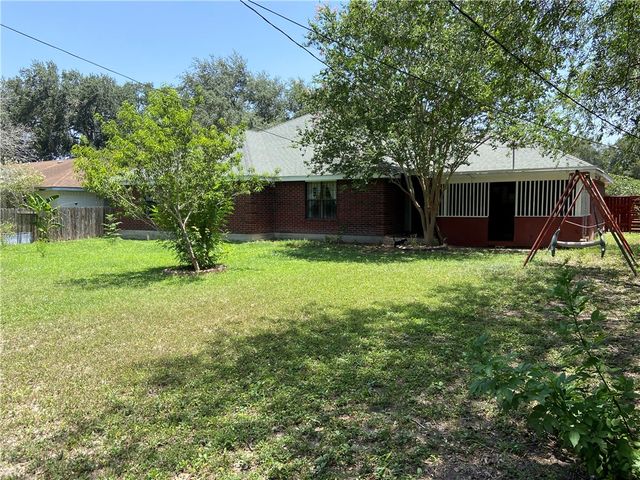 905 Franco Dr, Alice, TX 78332