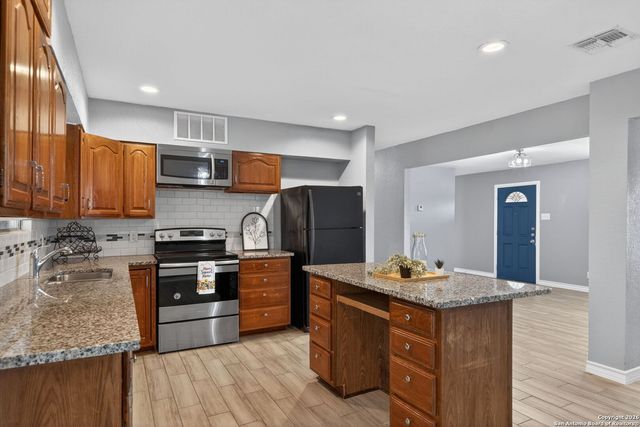 4531 Eisenhauer Rd, San Antonio, TX 78218