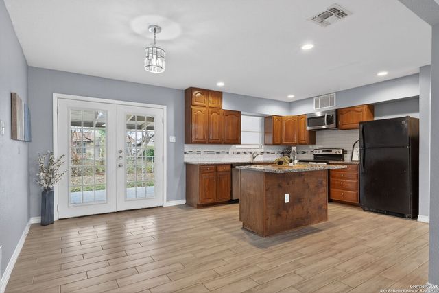 4531 Eisenhauer Rd, San Antonio, TX 78218