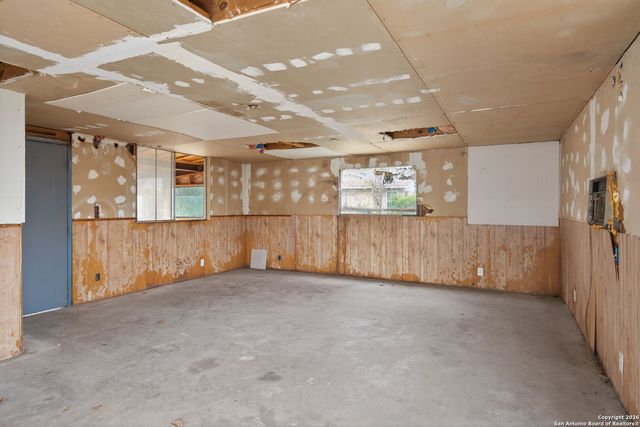 4531 Eisenhauer Rd, San Antonio, TX 78218