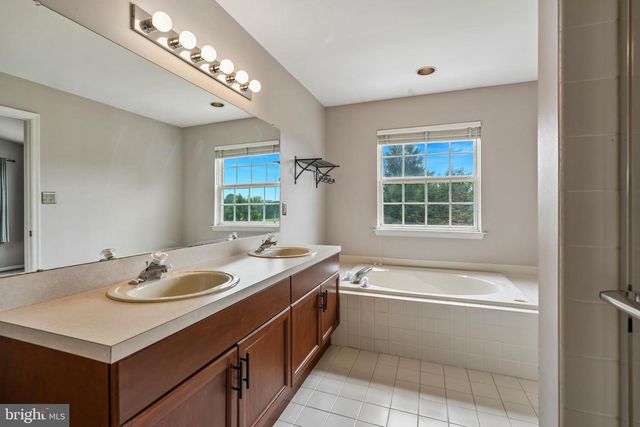 101 WALKER RD, Royersford, PA 19468