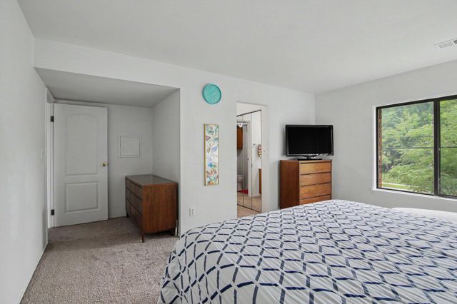 1225 S Maple Road 307, Ann Arbor, MI 48103