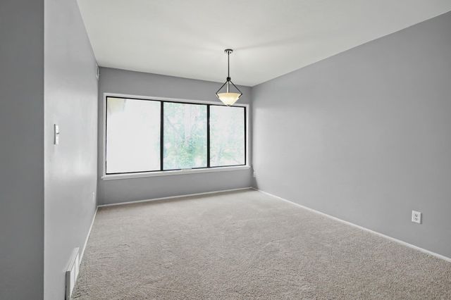 1225 S Maple Road 307, Ann Arbor, MI 48103