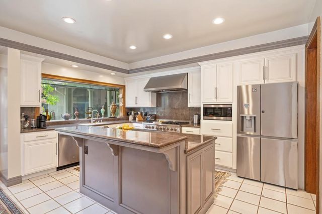 8500 Moss Ct, Granite Bay, CA 95746