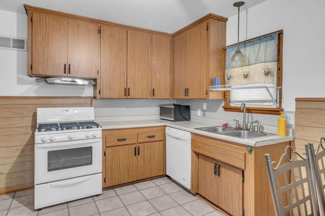 1779 Orange Avenue E, Saint Paul, MN 55119