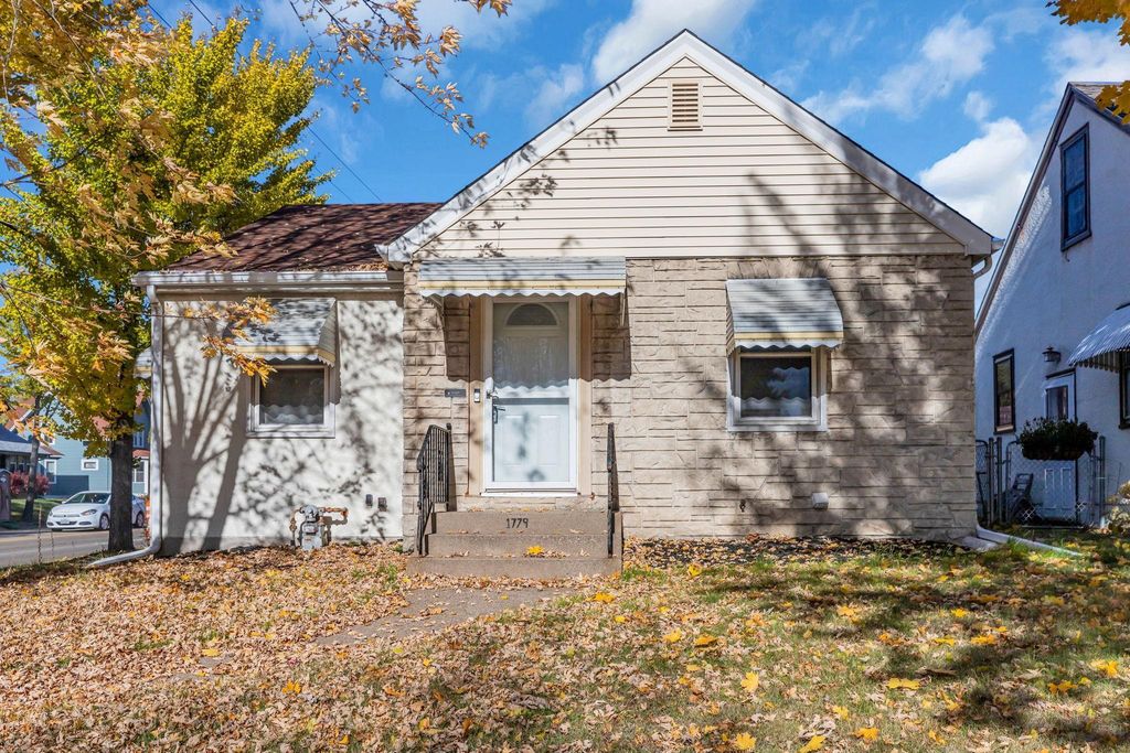 1779 Orange Avenue E, Saint Paul, MN 55119