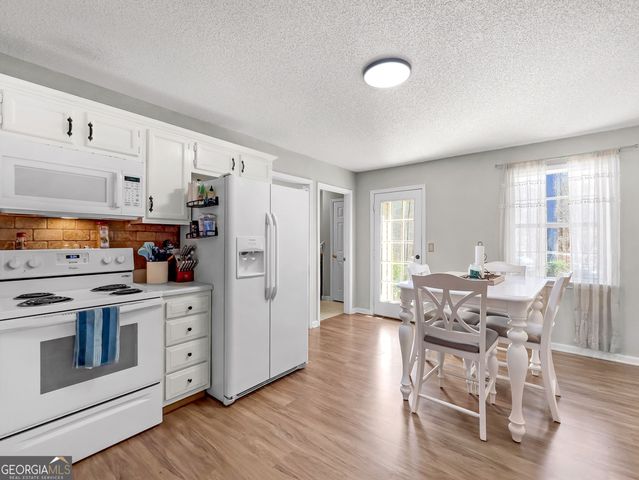 182 Bonnies Way, Jenkinsburg, GA 30234