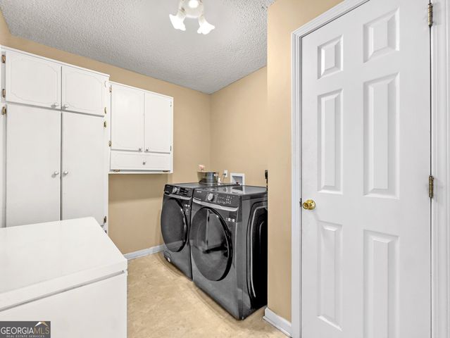 182 Bonnies Way, Jenkinsburg, GA 30234