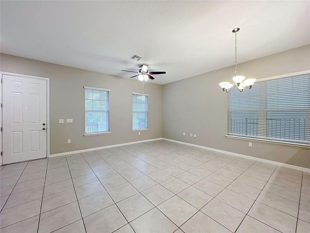 Image 14 of property listing at 1549 ASTORIA ARBOR LANE, Orlando, FL 32824