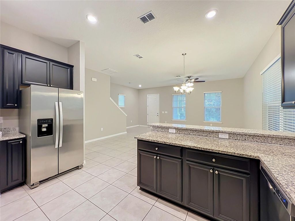 Image 19 of property listing at 1549 ASTORIA ARBOR LANE, Orlando, FL 32824
