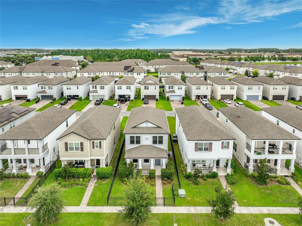 Image 3 of property listing at 1549 ASTORIA ARBOR LANE, Orlando, FL 32824