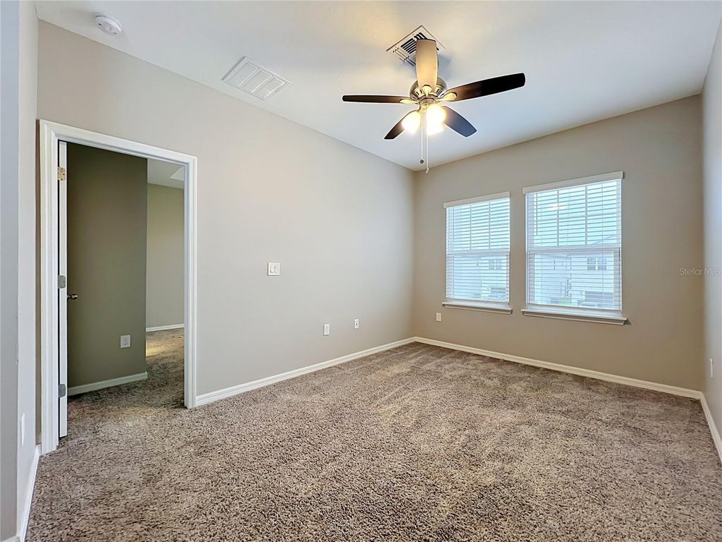 Image 26 of property listing at 1549 ASTORIA ARBOR LANE, Orlando, FL 32824