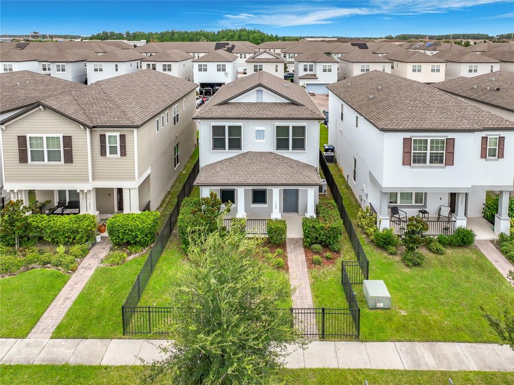 Image 4 of property listing at 1549 ASTORIA ARBOR LANE, Orlando, FL 32824