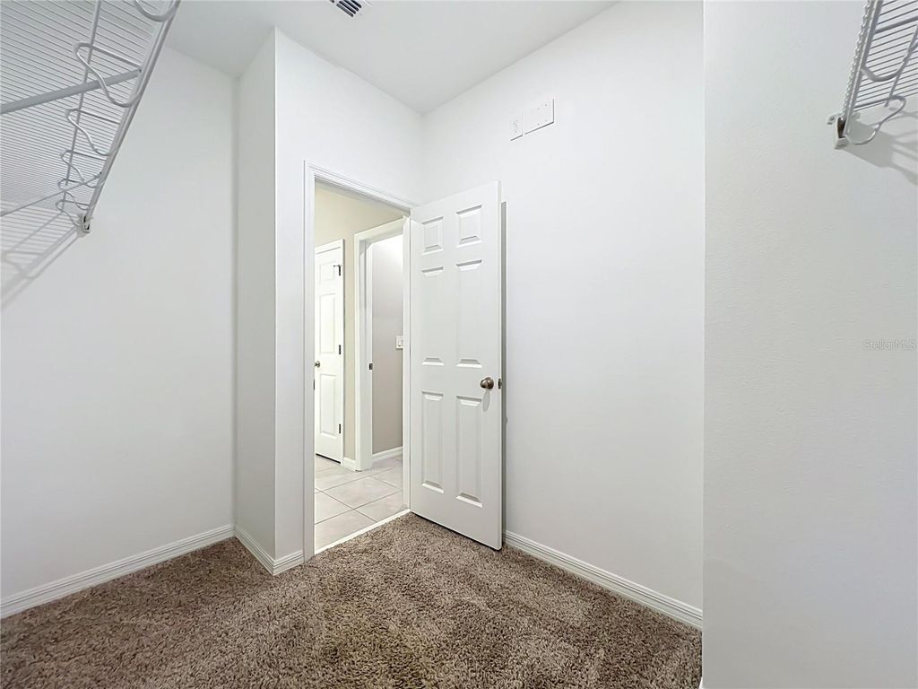 Image 36 of property listing at 1549 ASTORIA ARBOR LANE, Orlando, FL 32824