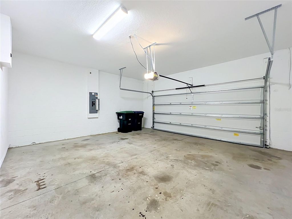 Image 45 of property listing at 1549 ASTORIA ARBOR LANE, Orlando, FL 32824