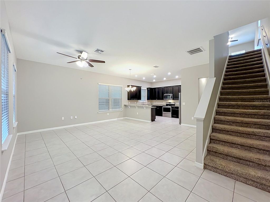 Image 9 of property listing at 1549 ASTORIA ARBOR LANE, Orlando, FL 32824