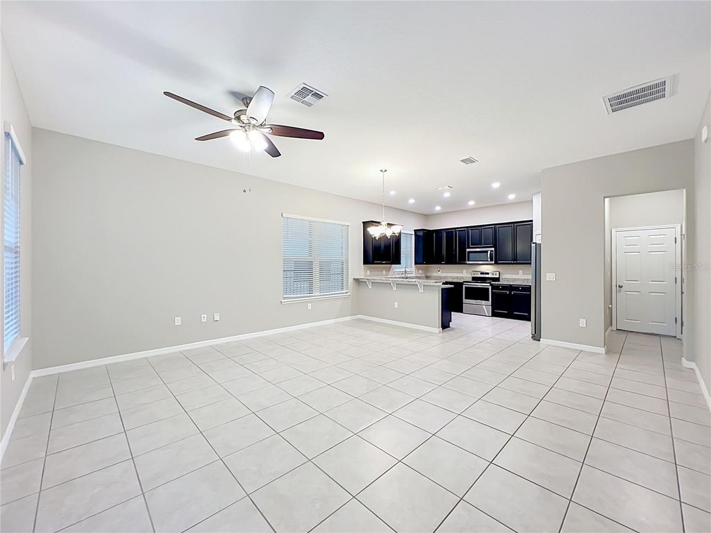 Image 10 of property listing at 1549 ASTORIA ARBOR LANE, Orlando, FL 32824