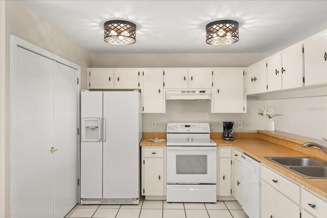 12668 CASTLE HILL DRIVE, Tampa, FL 33624