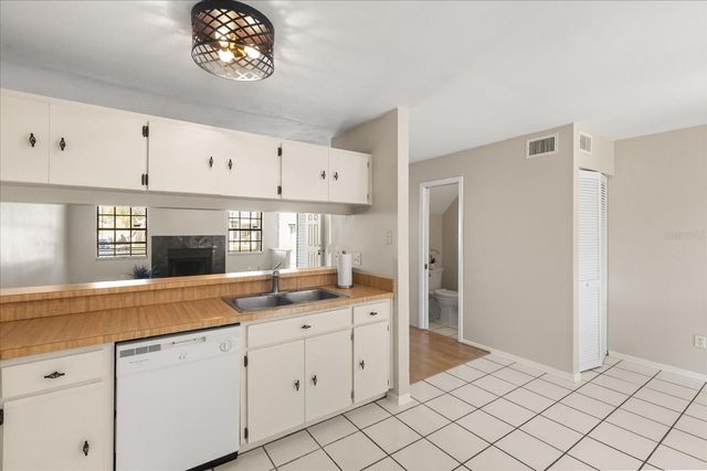 12668 CASTLE HILL DRIVE, Tampa, FL 33624