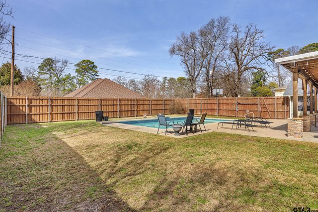 4031 Silverwood Dr., Tyler, TX 75701