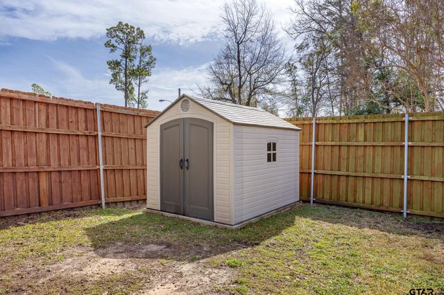 4031 Silverwood Dr., Tyler, TX 75701