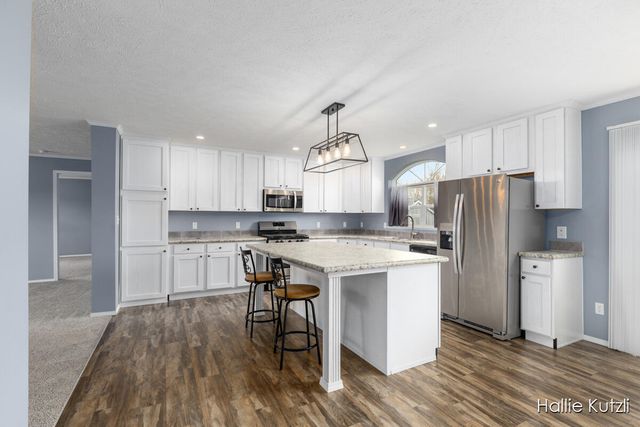 1418 Red Oak Lane Ne, Plainfield Twp, MI 49306