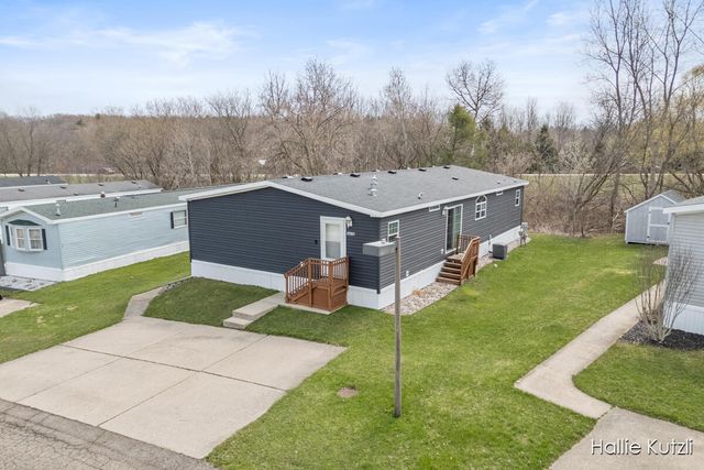 1418 Red Oak Lane Ne, Plainfield Twp, MI 49306