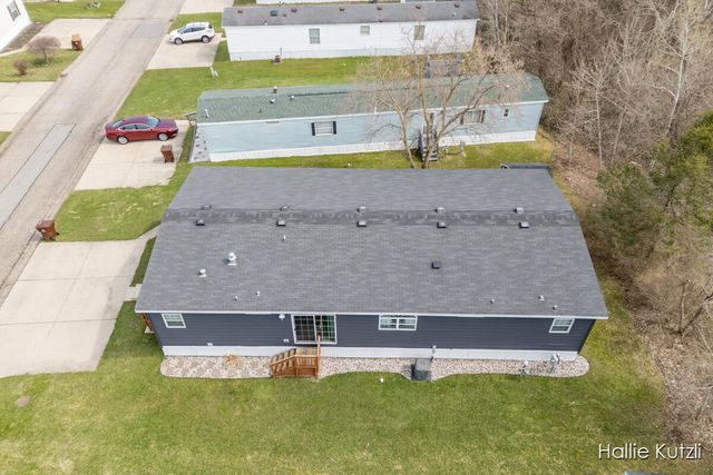 1418 Red Oak Lane Ne, Plainfield Twp, MI 49306
