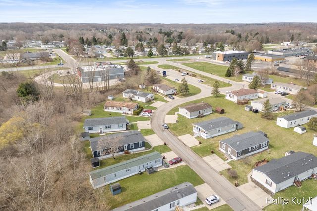 1418 Red Oak Lane Ne, Plainfield Twp, MI 49306