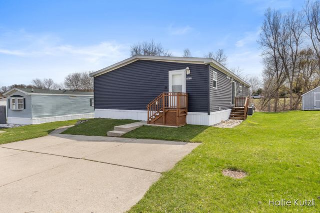 1418 Red Oak Lane Ne, Plainfield Twp, MI 49306