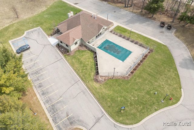 1418 Red Oak Lane Ne, Plainfield Twp, MI 49306
