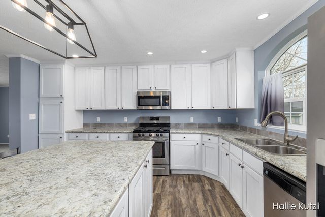 1418 Red Oak Lane Ne, Plainfield Twp, MI 49306