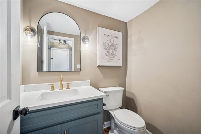 1718 S Ridge Drive, Arlington Heights, IL 60005