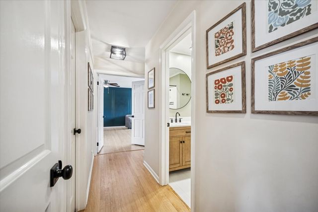 1718 S Ridge Drive, Arlington Heights, IL 60005