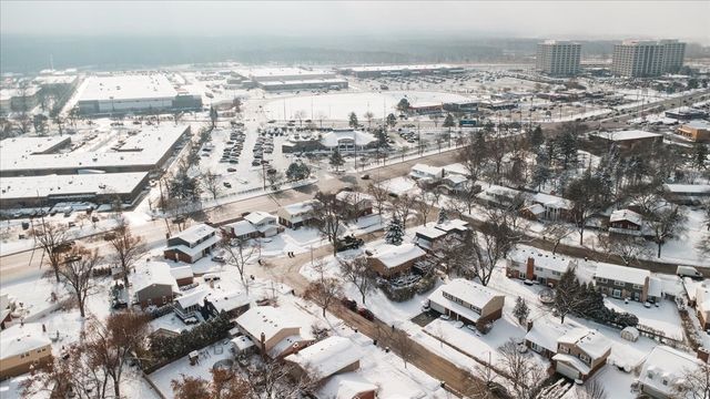 1718 S Ridge Drive, Arlington Heights, IL 60005