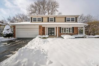 1718 S Ridge Drive, Arlington Heights, IL 60005