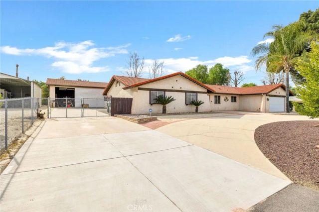 42325 Whittier Avenue, Hemet, CA 92544