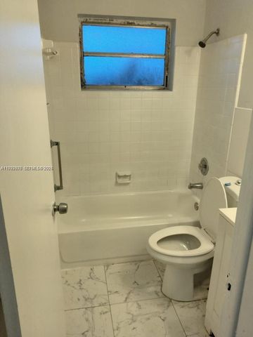 826 SW 5th Ct 1, Hallandale Beach, FL 33009