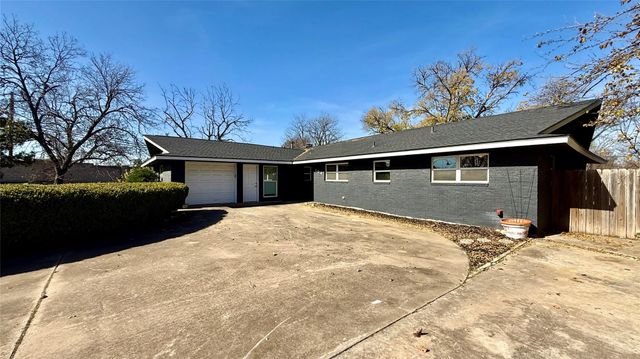 104 Fairlane DR, Round Rock, TX 78664